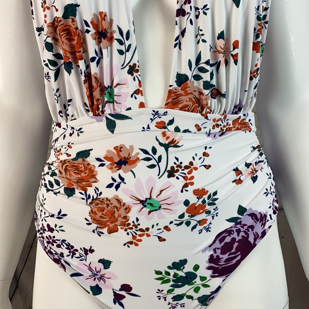 NWT: Cupshe White Floral 1pc Swimsuit Size: XL - Picture 4 of 17